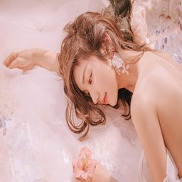 和平精英女生乳液：游戏与护肤的潮流碰撞